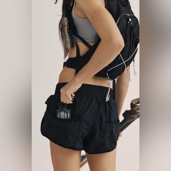 NWT Free People Movement L Above and Beyond Shorts in Black Cargo Utility New - Picture 2 of 8